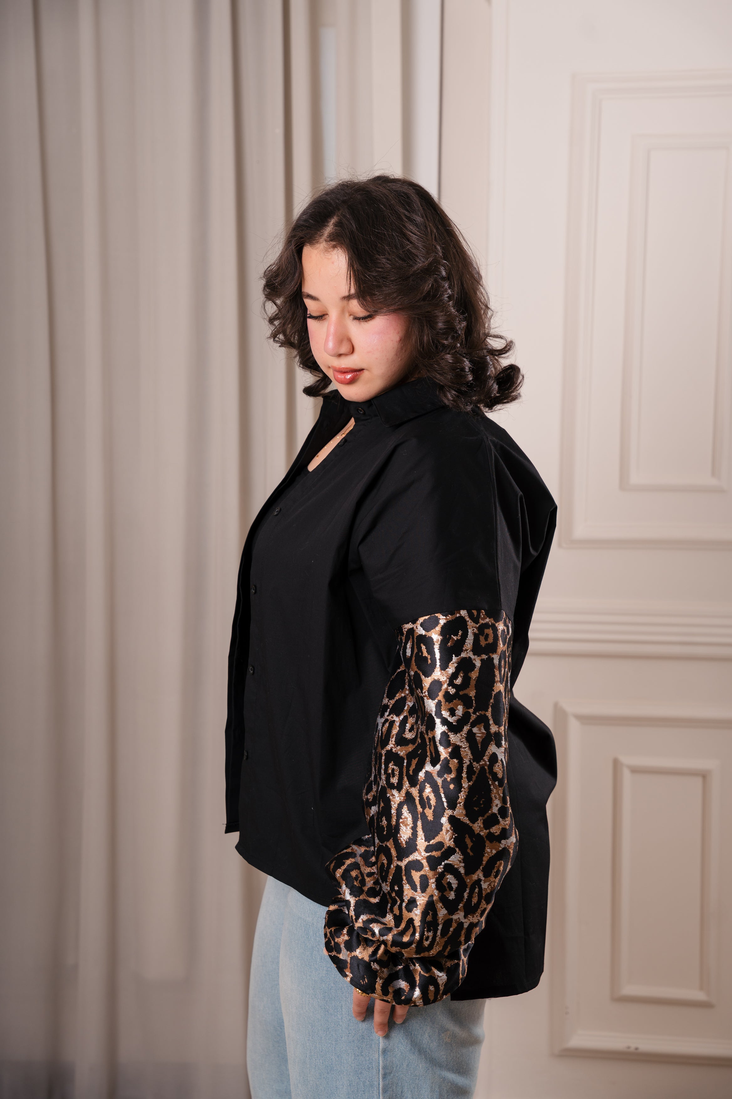 Leopard sleeves shirt