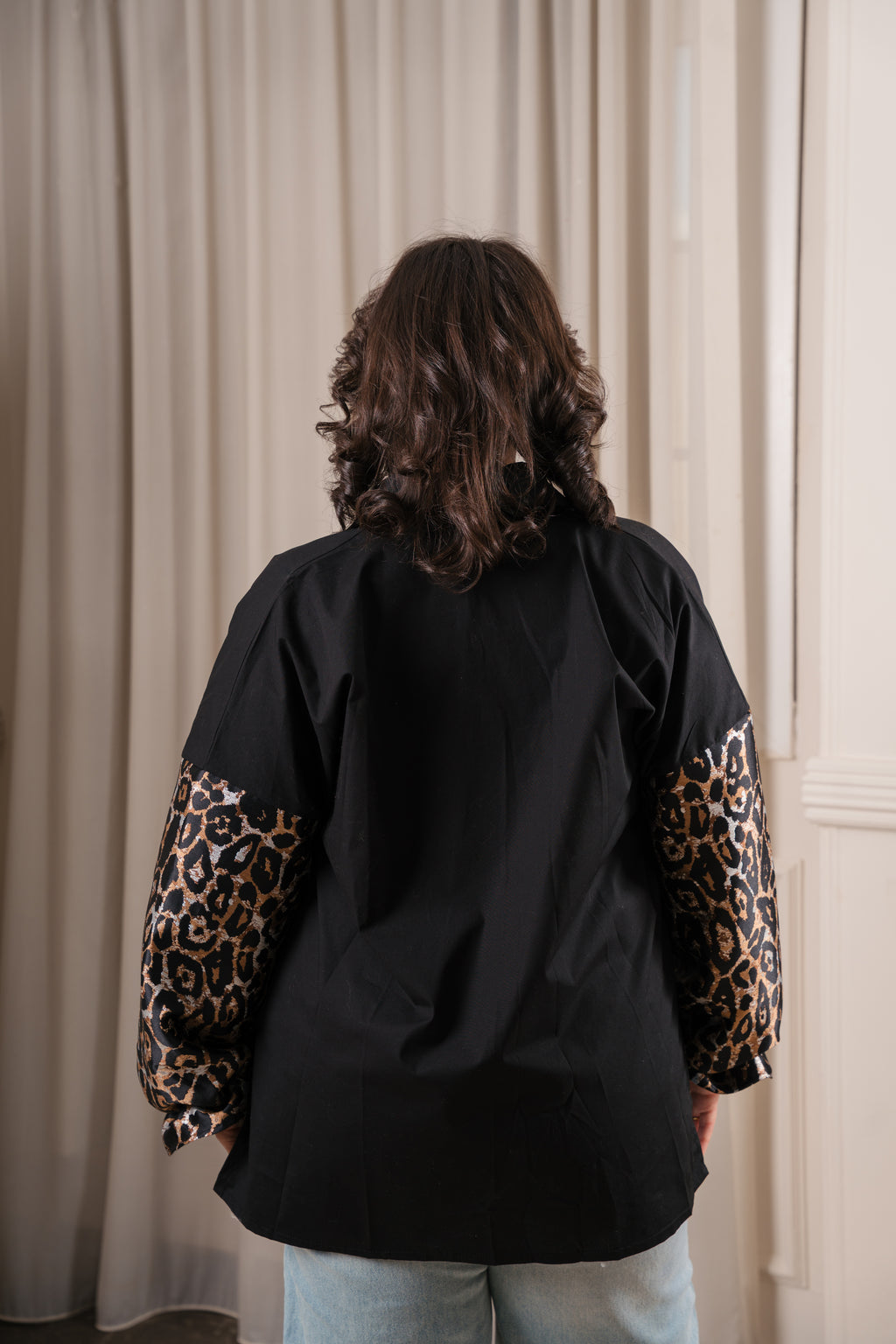 Leopard sleeves shirt