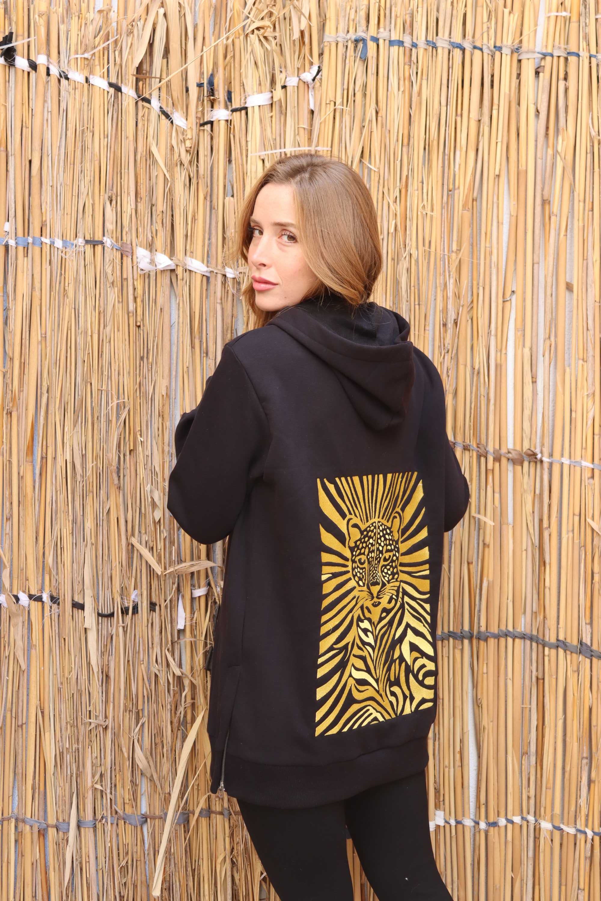 Black sweatshirt with a golden cheetah