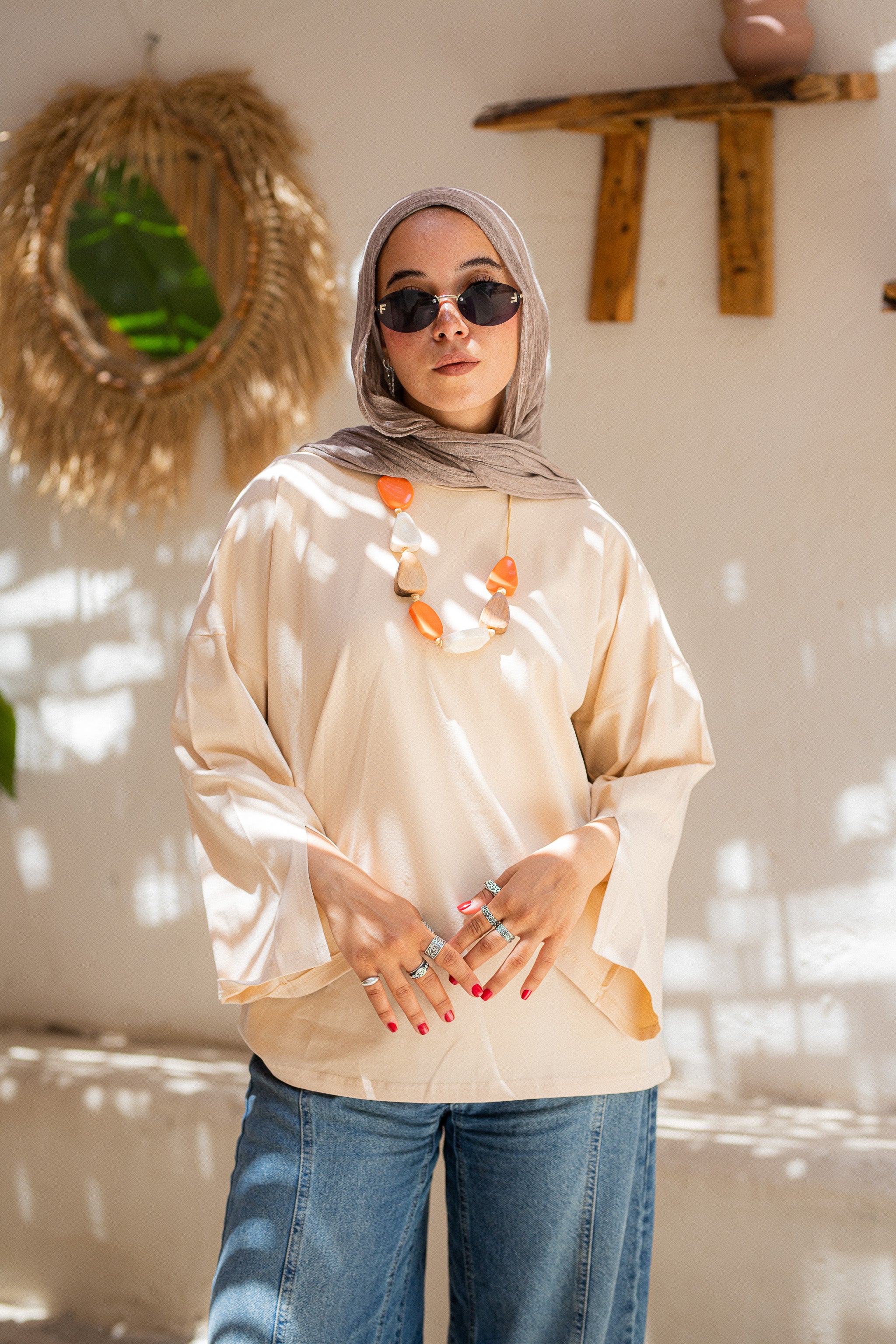 Beige vent sleeve t-shirt