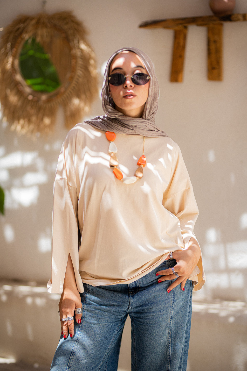 Beige vent sleeve t-shirt