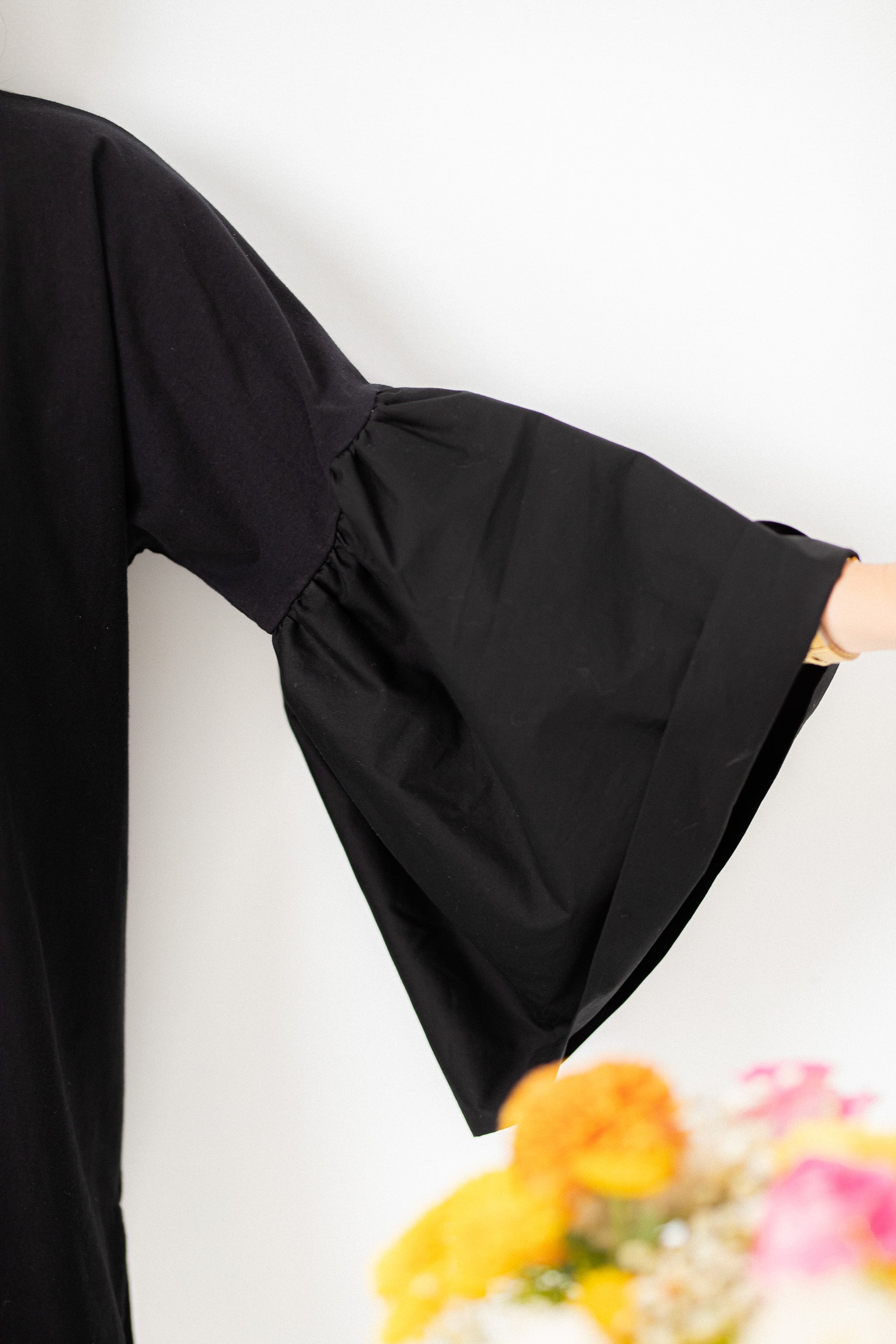 Black Super flared sleeve t-shirt