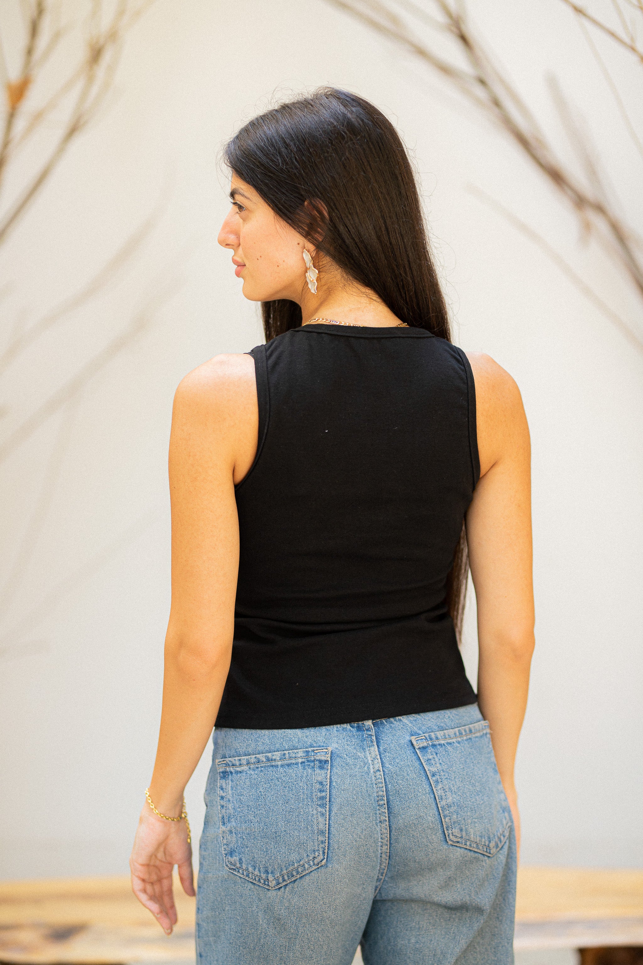 Black Round tank top