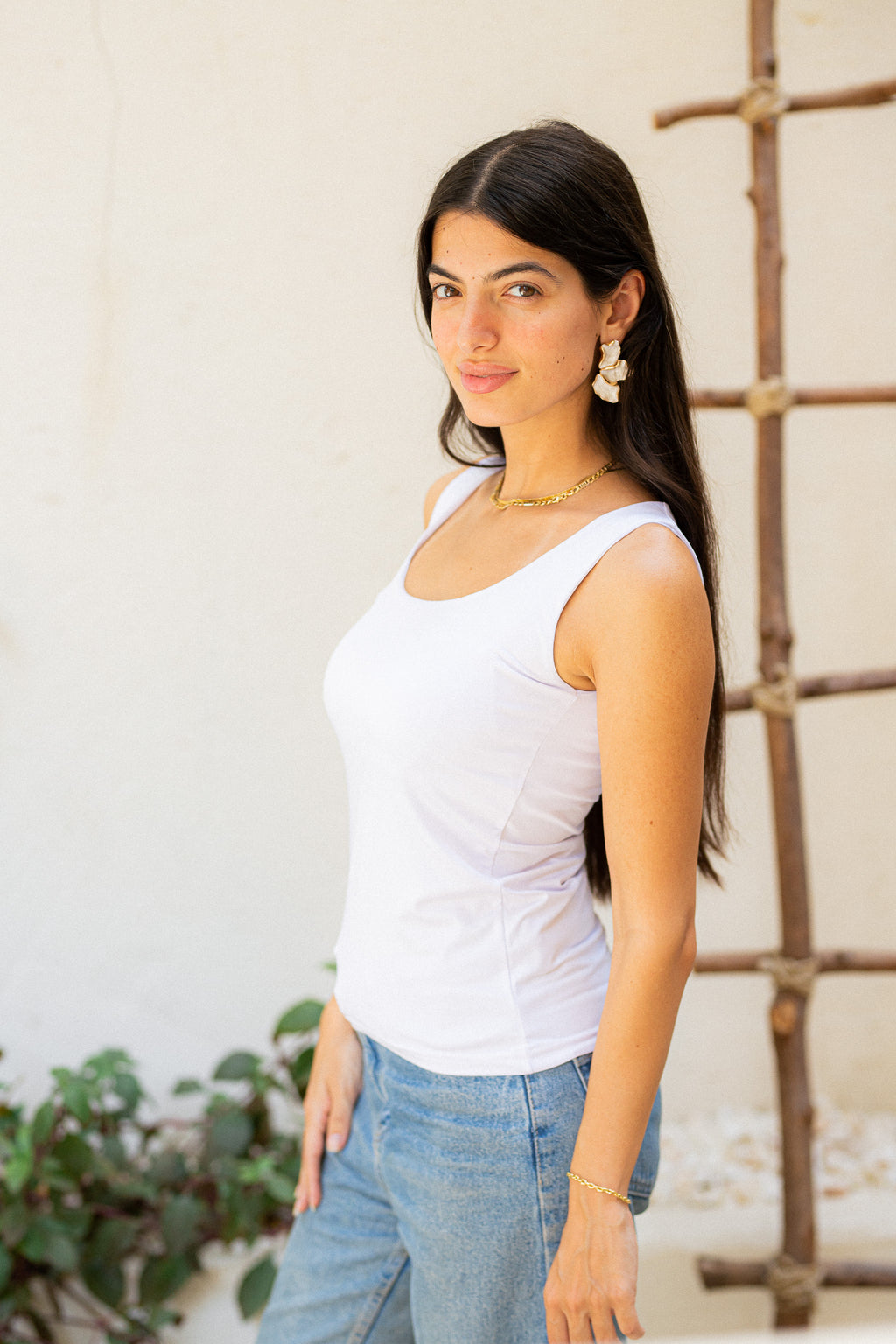 White squared collar tank top