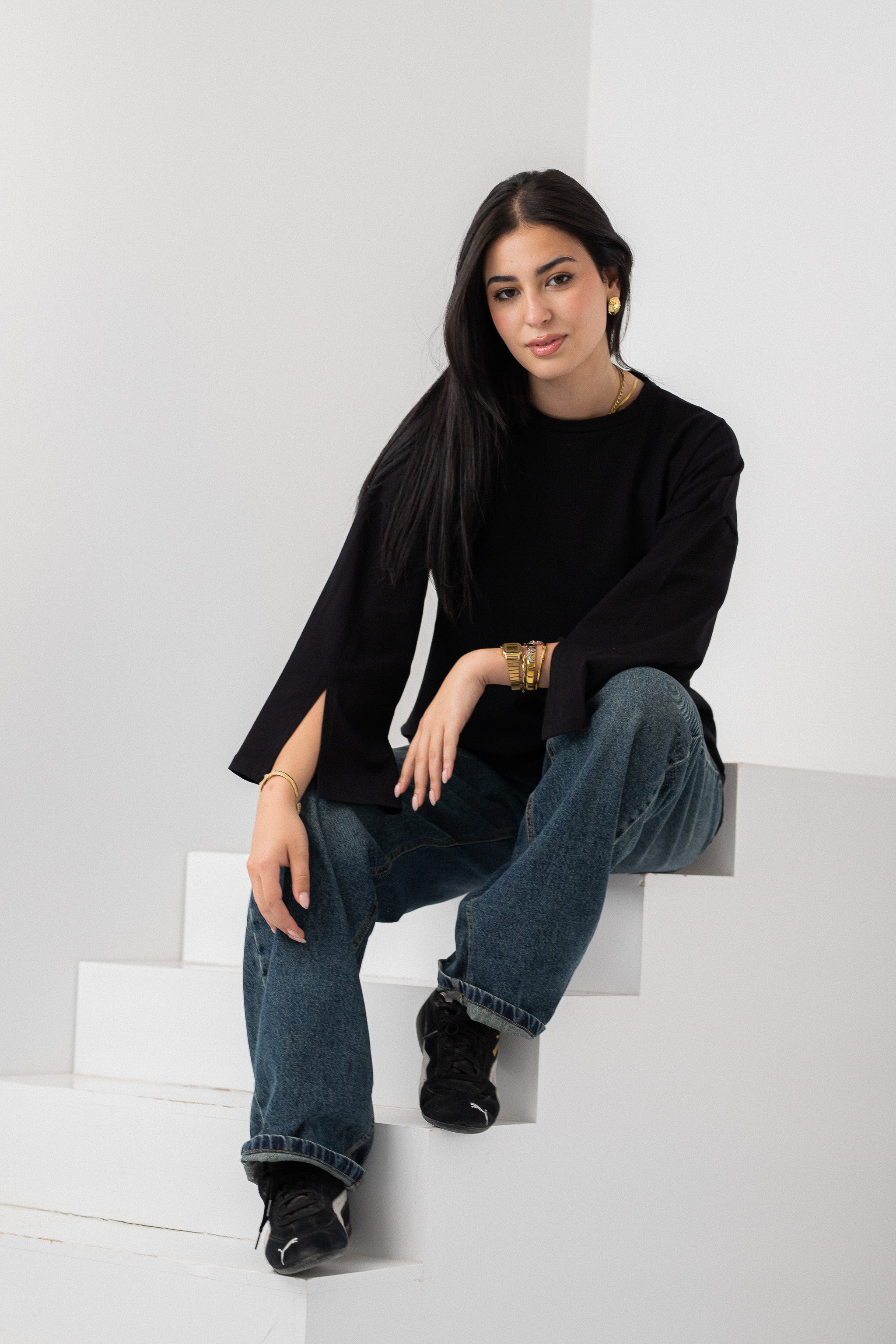 Black vent sleeve t-shirt