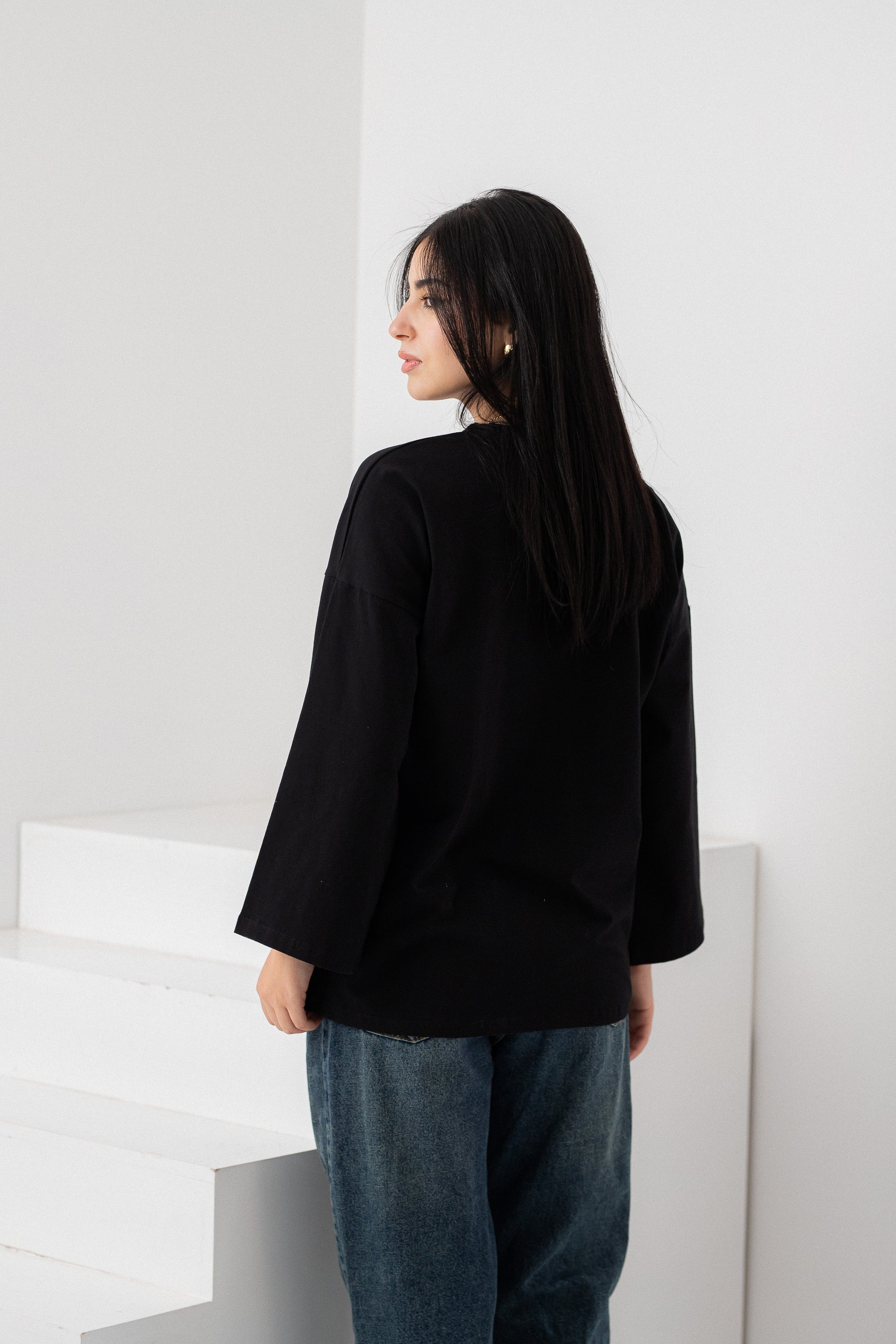 Black vent sleeve t-shirt